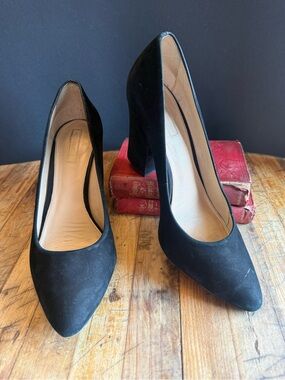 ANTONIO MELANI Black Suede Pointed-Toe Block Heels